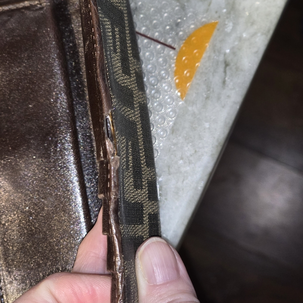 Fendi Authentic Wallet - Picture 8 of 9
